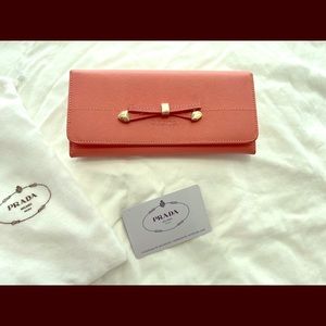 Prada wallet, never been used.